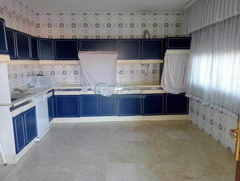 Foto 4496a586-bf0f-4090-a2f9-057a7870099c. Casa en Valadares - Beade Vigo