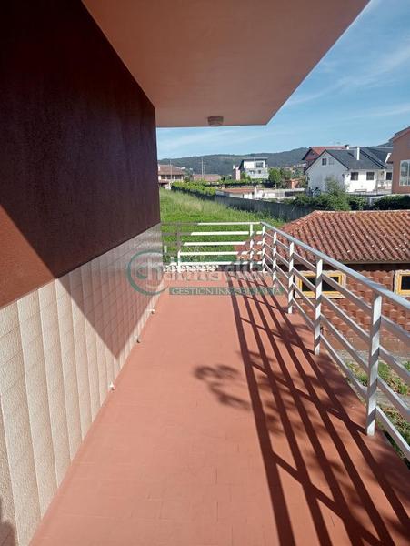 Foto 5114299e-9f6f-41e8-b902-d2ab428fce3a. Casa en Valadares - Beade Vigo