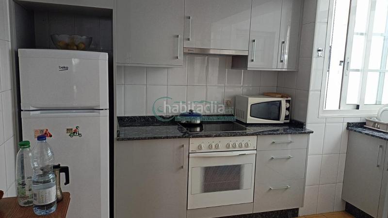Foto a60a3765-f4da-4aff-8be5-72b1a4ae8392. Alquiler piso en Camelias - Pi y Margall Vigo