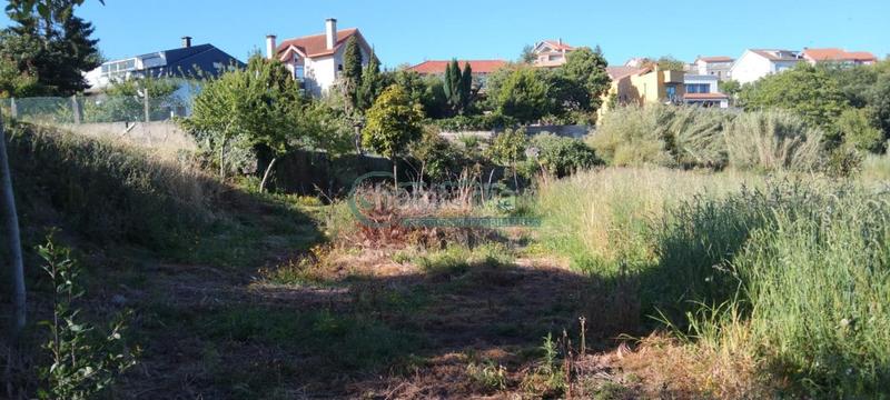 Foto c9748db9-2c85-4ed0-ba05-e61058d87602. Terreno residencial en Cabral - Candeán Vigo