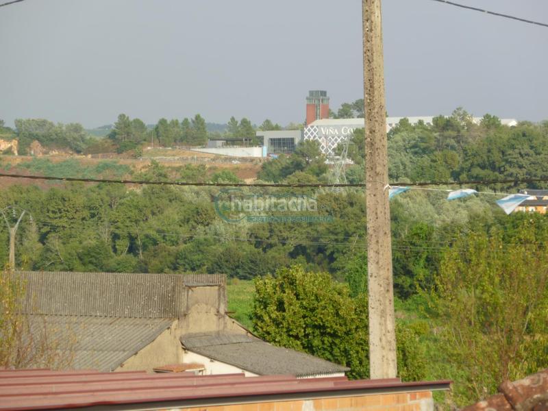 Foto 6709777f-e05f-4738-8655-e5e9fd99a95c. Haus mit heizung in Beade