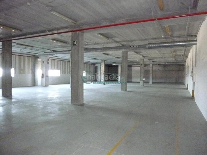 Foto fa47caf0-ec29-411c-83df-9fd80aa3c917. Bâtiment à usage industriel dans Valadares - Beade Vigo