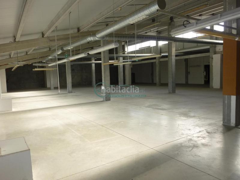 Foto 2a218839-0a47-42a7-8cf5-98a0dfc10fbf. Nave industrial en Valadares - Beade Vigo