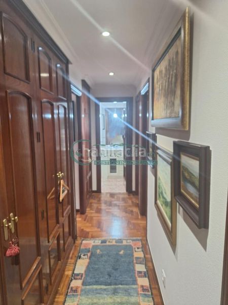 Foto 8e1901ed-673e-4177-a817-ea3db47dec12. Flat with heating parking in Centro - Areal Vigo