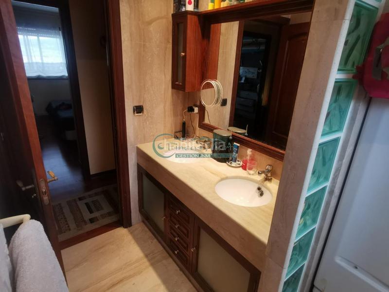 Foto 35bcb660-fa6b-4091-b6d5-d68e8f5876d6. Piso en Coia Vigo