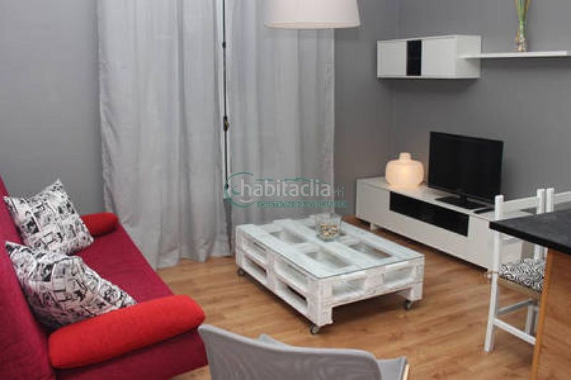 Foto 7cb12eea-388d-4fab-bb37-2dcf47d0136f. Piso en Plaza España - Corte Inglés Vigo