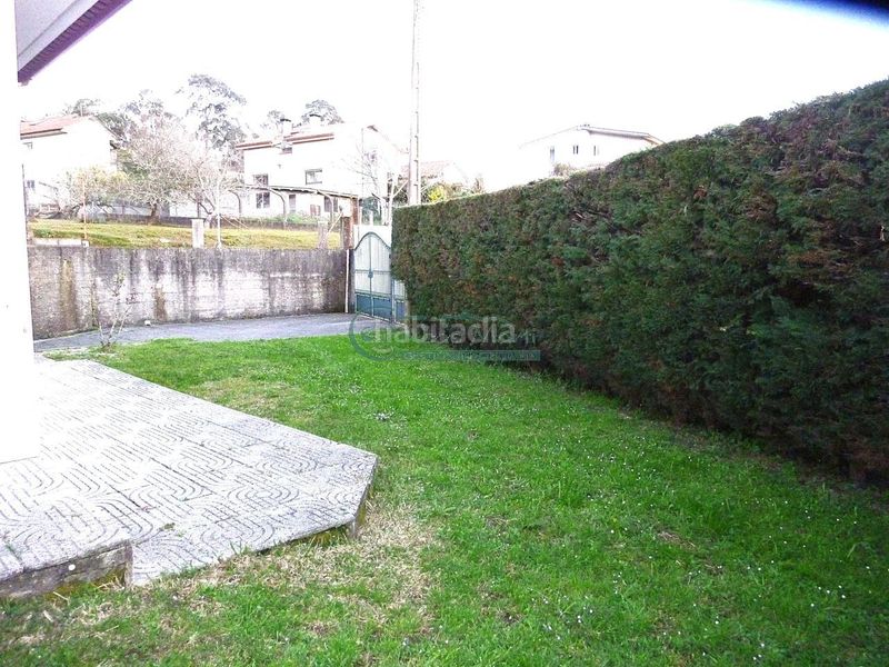 Foto 103c7ba7-8b7a-445c-83b5-11dc230a7156. Casa amb calefacció aparcament a Bembrive Vigo