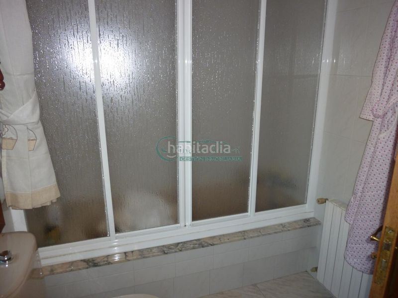 Foto 479e7e63-e6fc-47b5-b318-032f8525a72a. Casa amb calefacció aparcament a Bembrive Vigo