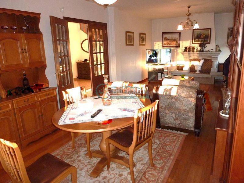Foto 54d2103c-0594-45f0-a5a1-df572168b55b. Casa amb calefacció aparcament a Bembrive Vigo