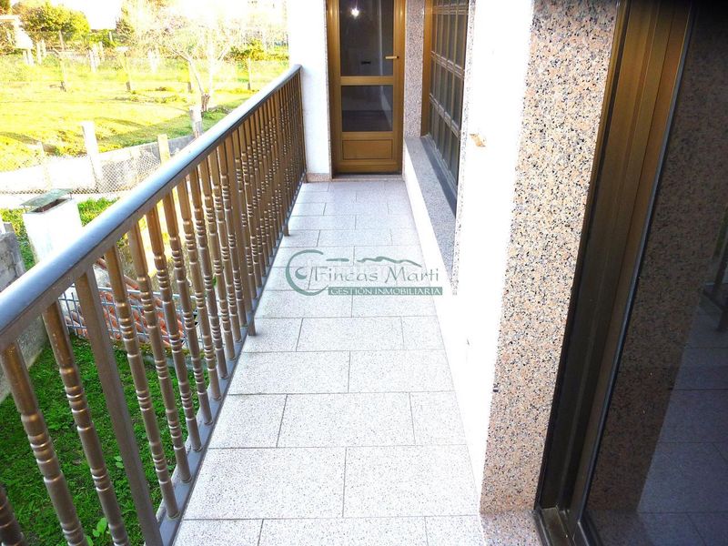 Foto 70d43bfe-9c40-4c68-9830-9c9c2143067e. Casa amb calefacció aparcament a Bembrive Vigo