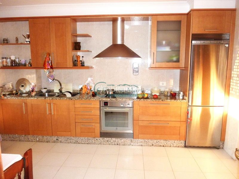 Foto 8a47500d-3dfe-410d-9e59-29f7e901305a. Casa amb calefacció aparcament a Bembrive Vigo
