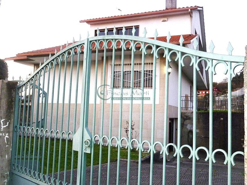 Foto 953bd321-e337-48f1-a43c-1a2218c27507. Casa amb calefacció aparcament a Bembrive Vigo