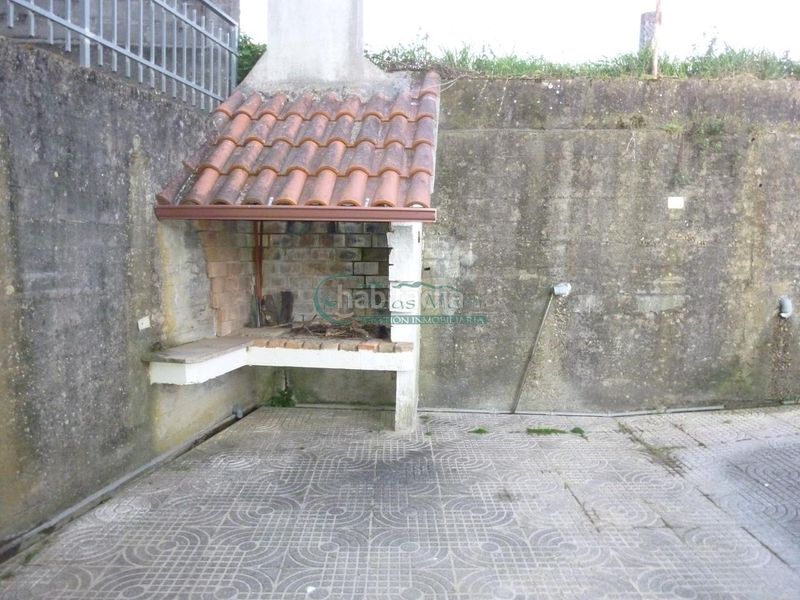 Foto cf7969b0-a97c-4972-95a9-a6dbd3122562. Casa amb calefacció aparcament a Bembrive Vigo