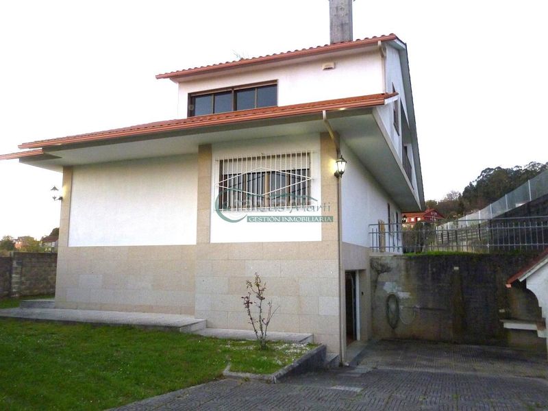 Foto d2226046-1934-4df5-90cf-28df47c534cb. Casa amb calefacció aparcament a Bembrive Vigo