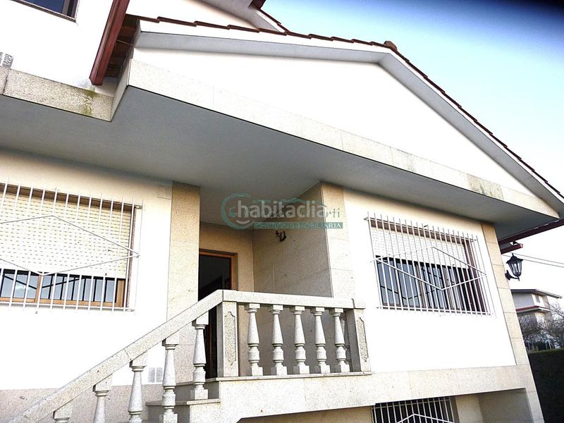 Foto f17e0991-6ea5-491f-9ce4-d6e466f341b1. Casa amb calefacció aparcament a Bembrive Vigo