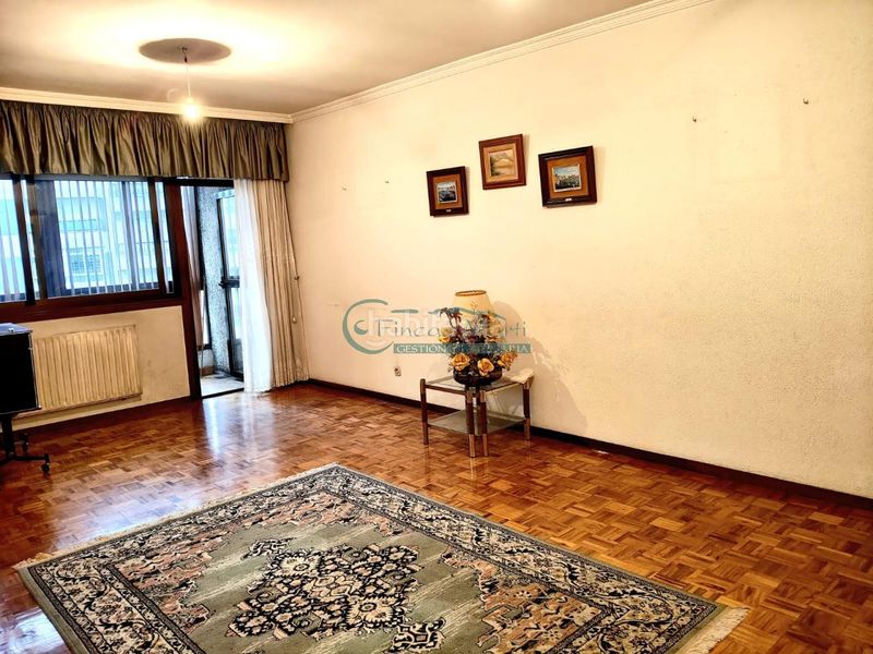 Foto 42928b9f-932e-4a37-a4eb-4939e60aa60f. Piso en Plaza España - Corte Inglés Vigo