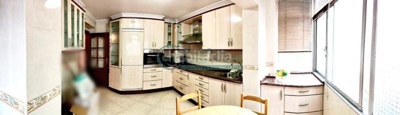 Foto 59128ced-b0de-4cef-94f9-b4c2e5428020. Piso en Plaza España - Corte Inglés Vigo