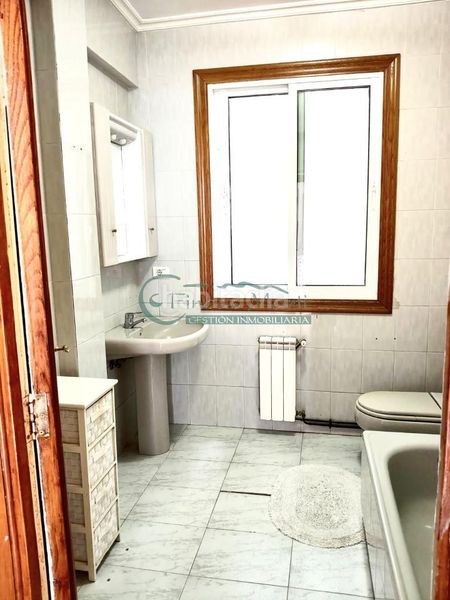 Foto c9a91e7b-a098-483c-a462-0a0f862eaec0. Piso en Plaza España - Corte Inglés Vigo