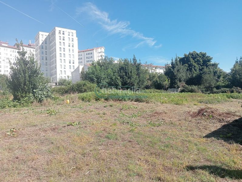 Foto d9a3d4d9-21a6-40e0-abb1-59ad77c13325. Terreny residencial a Lavadores Vigo