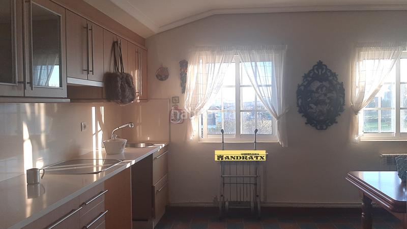 Foto 07eb97b5-5cc9-4f22-956d-2a0cf9c5bbb9. Casa amb calefacció a A Malata - Catabois - Ciudad Jardín Ferrol