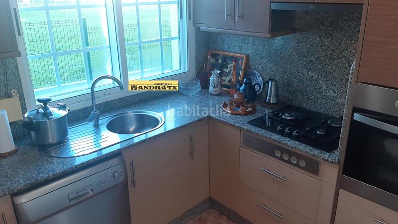 Foto 3def6f5a-d858-4b5d-8e47-9a436eed03bf. Casa amb calefacció a A Malata - Catabois - Ciudad Jardín Ferrol