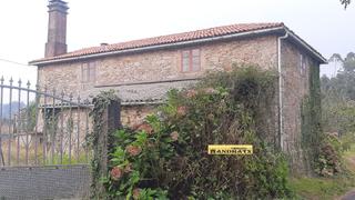 Casa en Irixoa. Casa de piedra independiente