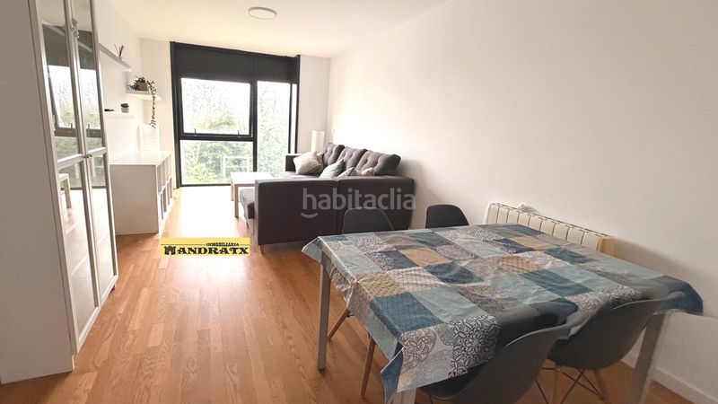 Foto f6e8833b-90b5-408f-8fa3-22250cbacb6d. Rent flat with heating parking pool in Ares