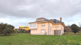 Casa in Neda. Casa muy bien situada