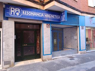 Location Local commercial  Calle doña violante. Local comercial muy céntrico, amplio y en buen estado.