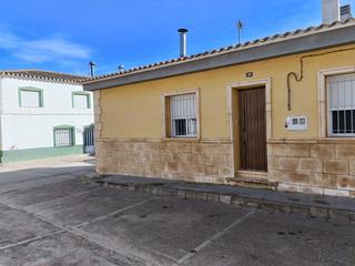 Masia a Carretera de la higuera 6. Acogedora casa de pueblo en en la higuera, pedanía de corral rub
