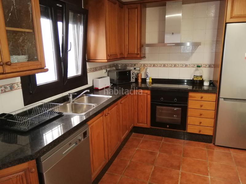 Foto 491705ad-91b3-44a9-aa4d-379007a397dd. Casa pareada casa situada en casco histórico con patio en Almansa