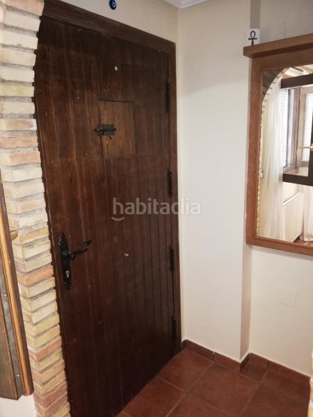 Foto 820b7f61-3d0a-4872-a83b-a59167065d96. Casa pareada casa situada en casco histórico con patio en Almansa