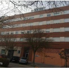 Pis  Avenida josé hernández de la asunción. Piso seminuevo de tres habitaciones con garaje y patio