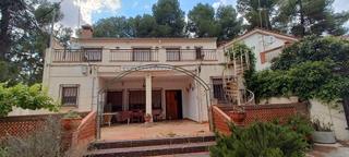Chalet  Paraje de las fuentecicas 111. Chalet a cinco minutos de almansa con luz, agua y piscina.