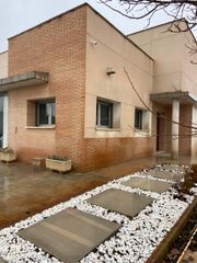 Chalet  Calle diseminado. Magnifico chalet a un kilometro de almansa, con piscina y pista