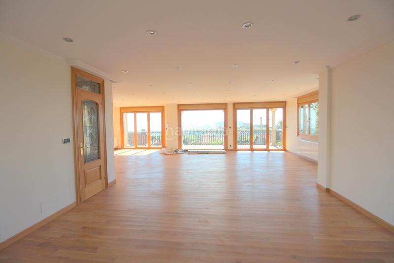 Foto 4ee8904d-1021-40f0-a252-f53a9c174790. Alquiler chalet vivienda en Panxón Nigrán