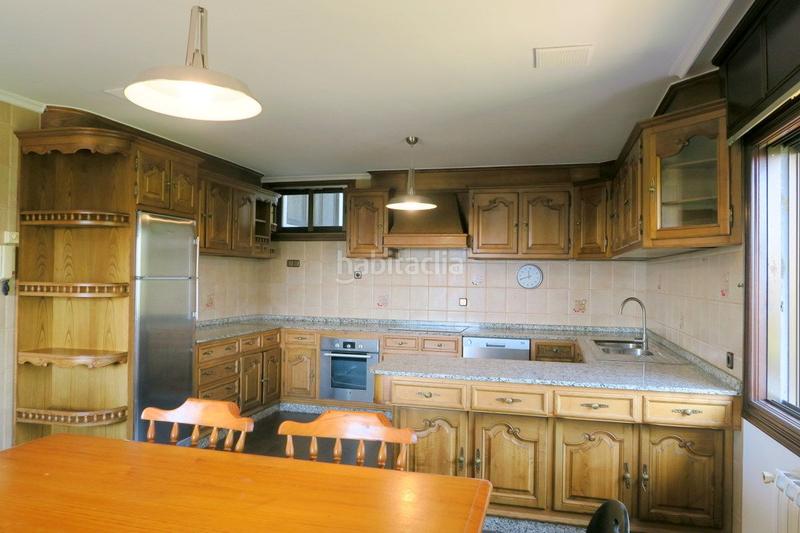 Foto ab26933b-cd9c-4adb-a9dd-8207a51c20c8. Alquiler casa alquilo chalet en sayanes con piscina. vistas al mar, monteferro - bayona. casa cómoda y en buenas condiciones. finca ajardinada. en Vigo