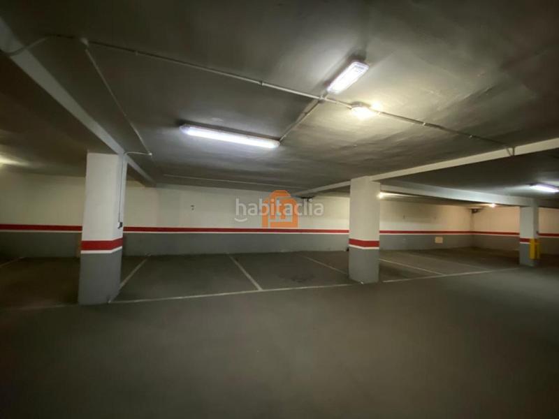 Foto c00a9999-9e3a-4251-b08f-c8a3221f26c8. Parking coche en Centro Ciudad León