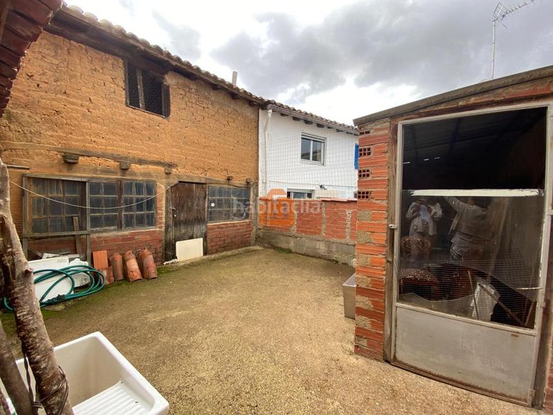 Foto 523ca201-f56d-40ee-904d-13ebf50861ac. Casa amb aparcament a Armunia León