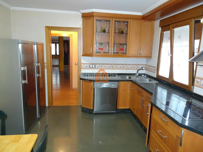 Foto 17e81fae-261c-4e89-a69d-57bc6308e385. Casa con riscaldamento parcheggio in Puente Castro León