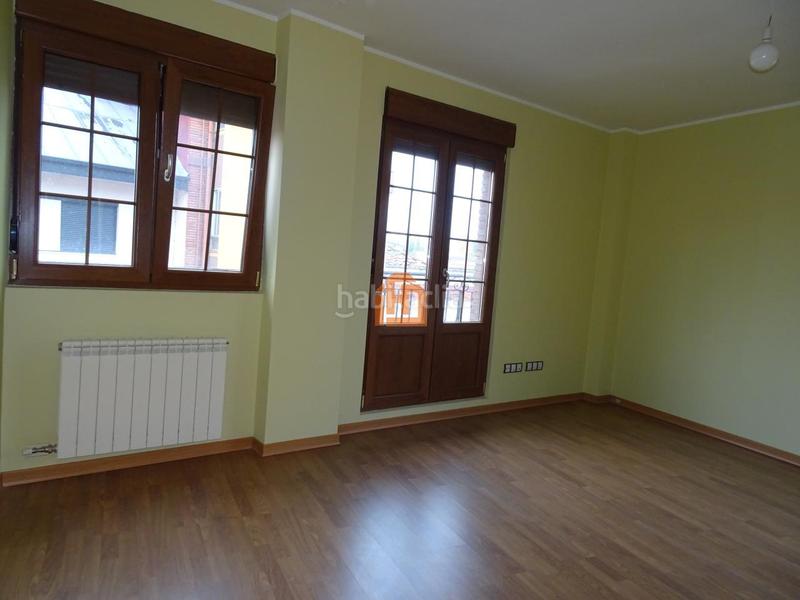 Foto 710857a9-c354-41a3-ac58-c6fb3acad8e3. Casa con riscaldamento parcheggio in Puente Castro León