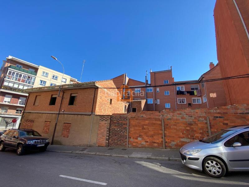 Foto ed1df4c9-7591-48a4-bbad-96e857bd3bd3. Edifici a La Asunción - La Inmaculada León