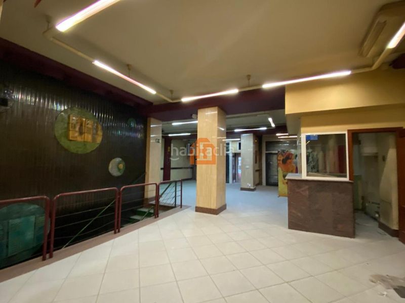 Foto eabb23a4-6352-4493-bb49-0851ffd87bff. Lloguer local comercial a Centro Ciudad León