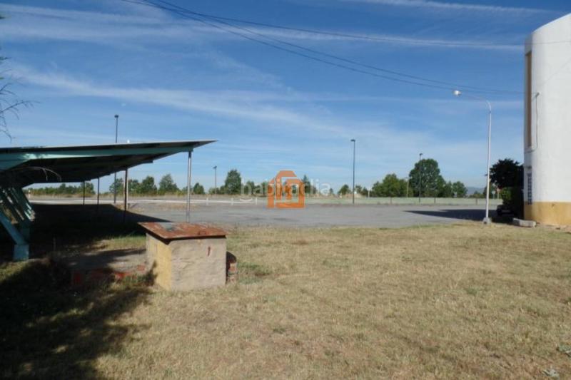 Foto 7c3e1ae7-8919-4a1a-8b57-d4d99d3bac03. Edificio en Sariegos