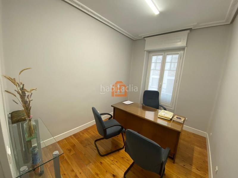 Foto c4bed2fd-3a8b-4a80-b869-b42dab69f14f. Rent office space with heating in Centro Ciudad León