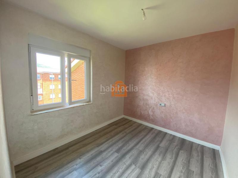 Foto b976f384-1219-4d33-aa4d-f2a42a2bd311. Piso en Robla (La)