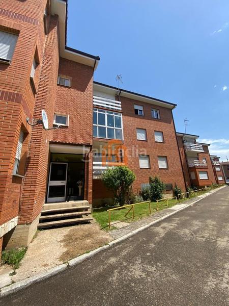 Foto bcc7613f-2e4c-480d-813d-c09b9670371f. Piso en Robla (La)