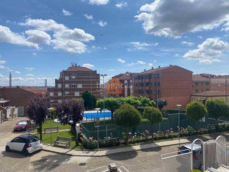 Foto b042b36a-74da-4ae6-b3c8-19912395c0f8. Casa adossada amb calefacció aparcament piscina a Trobajo del camino