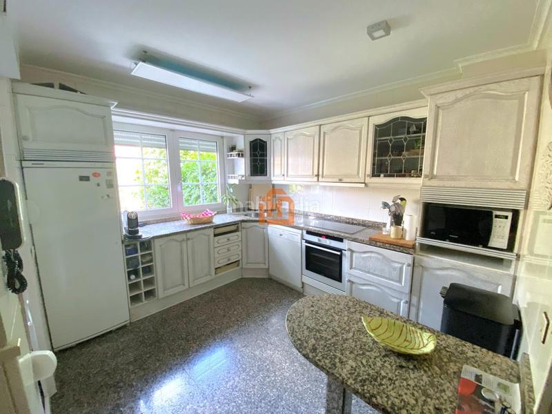 Foto c3e1fbf3-66f6-4dc2-b0ba-3c59951f5d63. Casa adossada amb calefacció aparcament piscina a Trobajo del camino