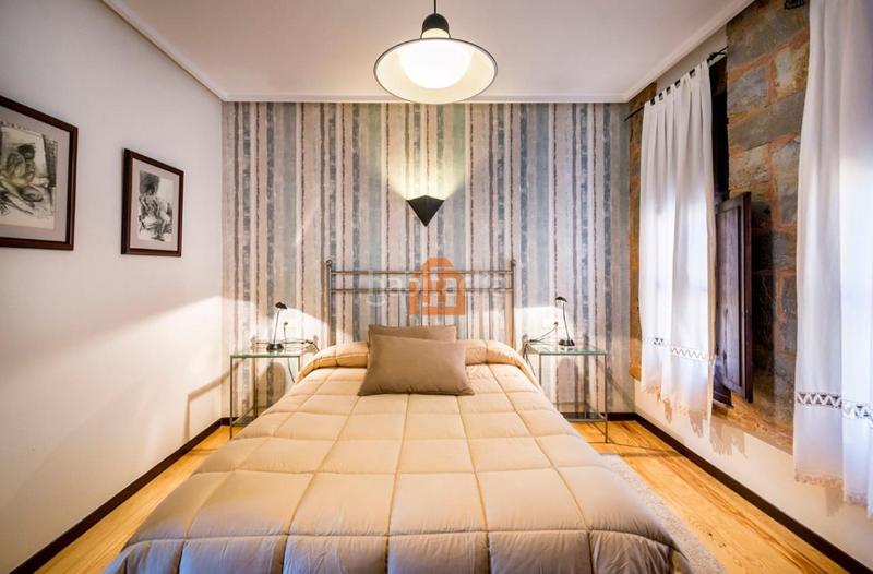 Foto b5c1a684-0ac3-4435-9303-a97c872e547f. Gebäude in Astorga